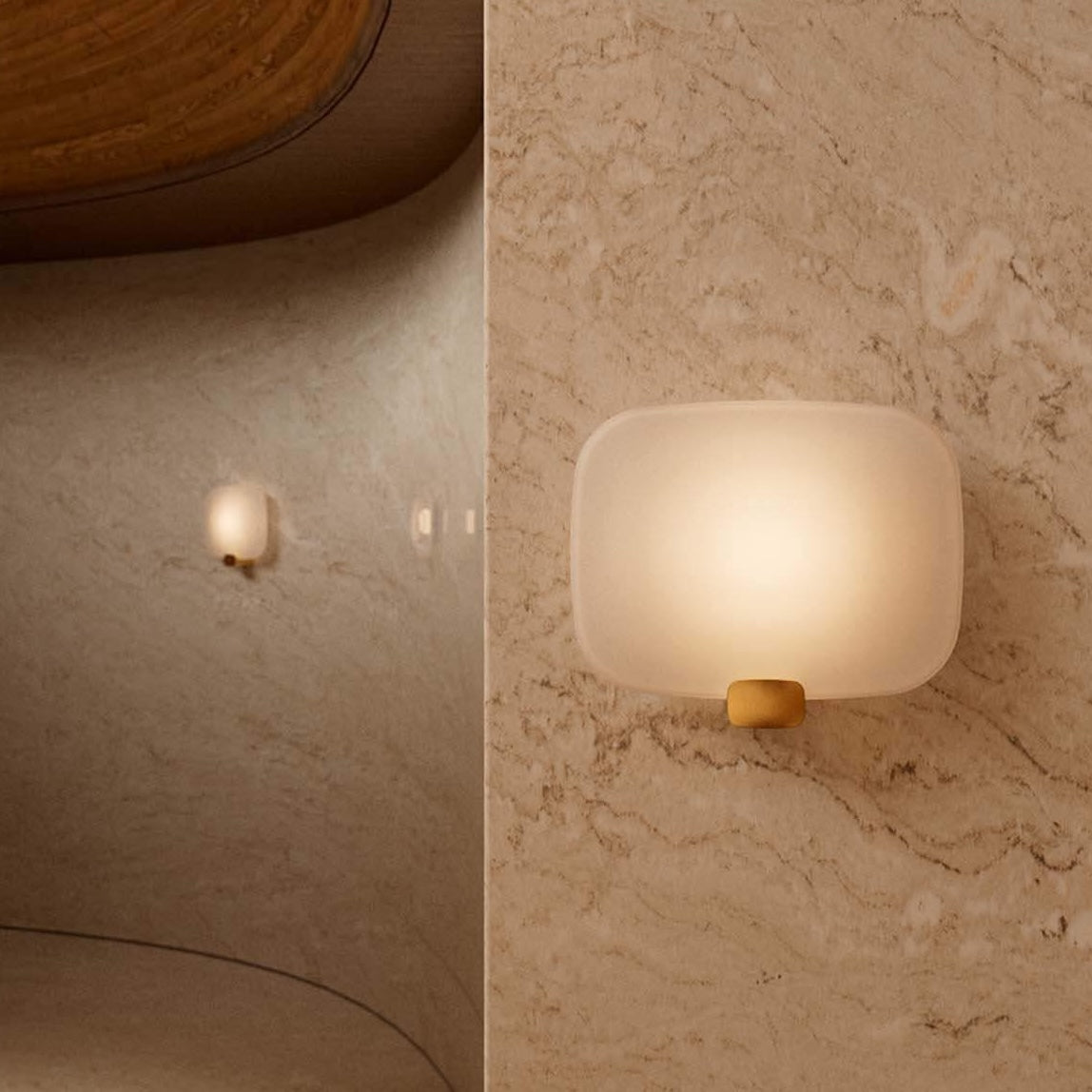 Light Me Tender 壁燈